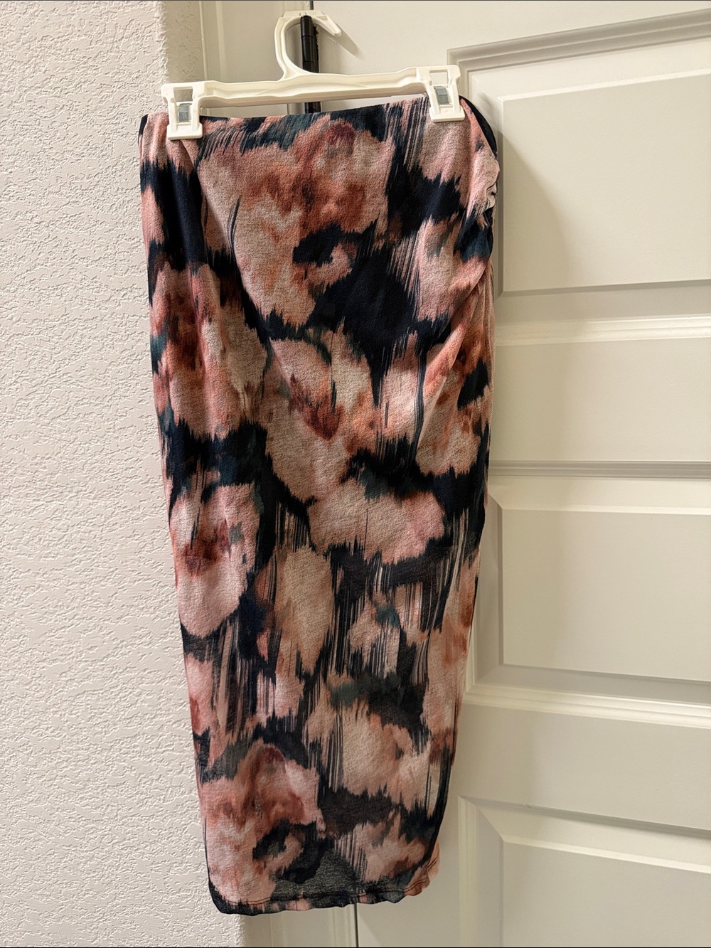 Abercrombie & Fitch Pink and Black Floral Pencil Skirt